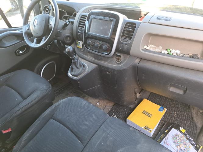 Image Feu arriere principal gauche (feux) - RENAULT TRAFIC 3 COURT
