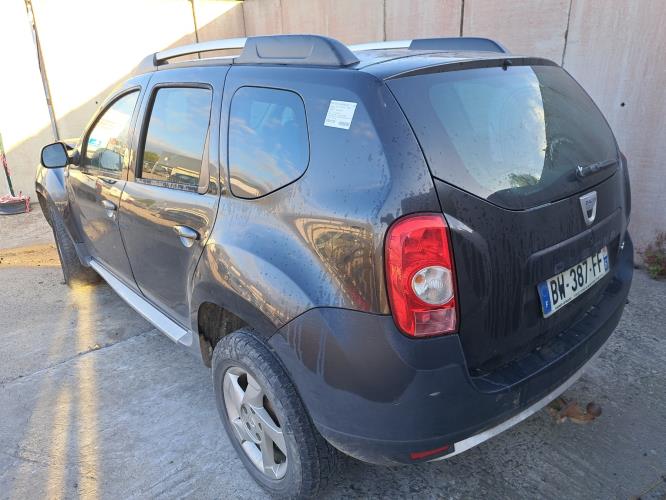 Image Pare choc arriere - DACIA DUSTER 1