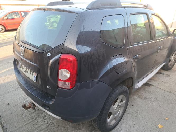 Image Pare choc arriere - DACIA DUSTER 1