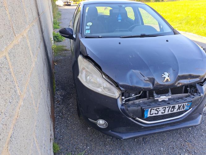 Image Interrupteur de leve vitre avant gauche - PEUGEOT 208 1