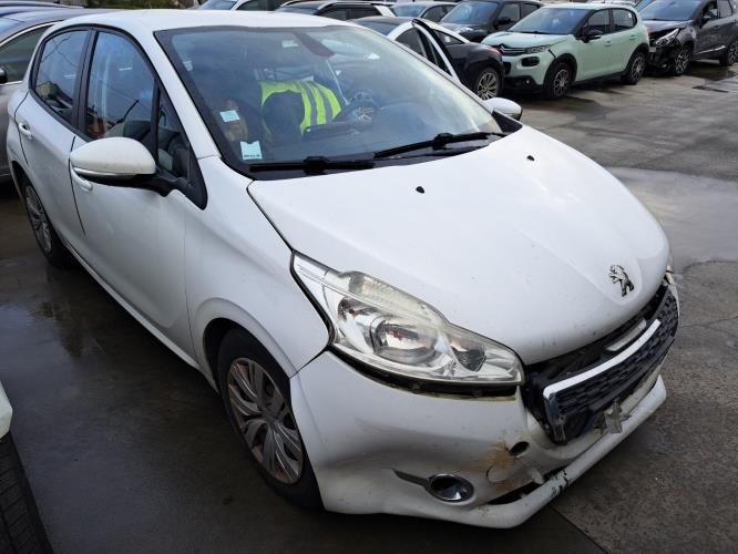 Image Ecran GPS - PEUGEOT 208 1