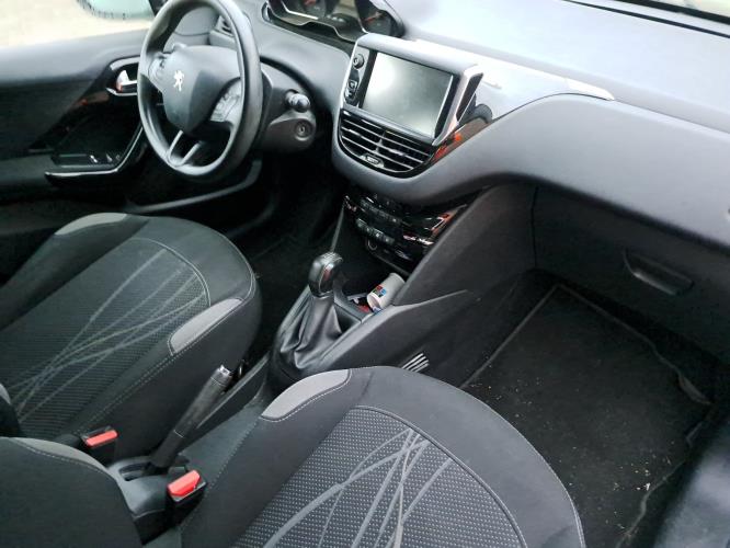 Image Ecran GPS - PEUGEOT 208 1