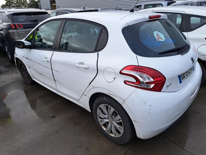 Image Ecran GPS - PEUGEOT 208 1