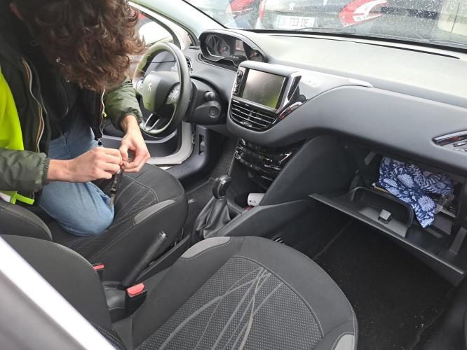 Image Ecran GPS - PEUGEOT 208 1