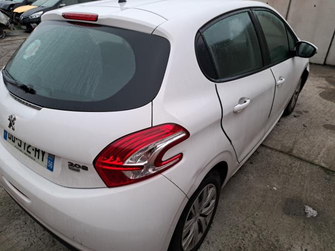 Image Ecran GPS - PEUGEOT 208 1