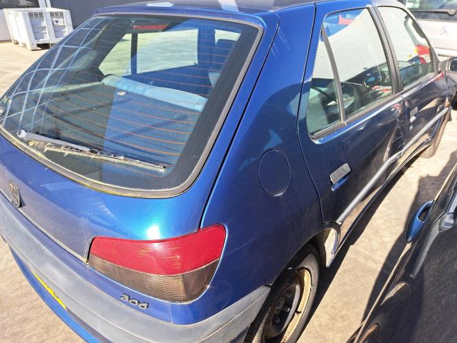 Image Feu arriere principal gauche (feux) - PEUGEOT 306