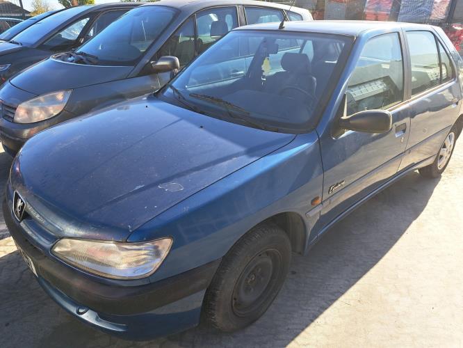 Image Feu arriere principal gauche (feux) - PEUGEOT 306