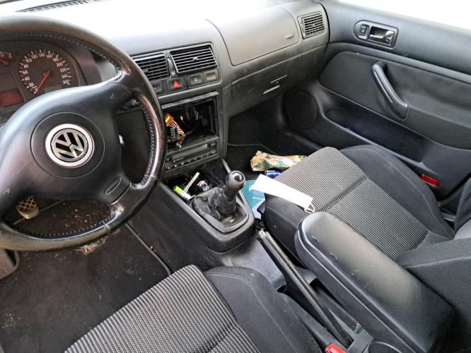 Image Pare choc arriere - VOLKSWAGEN GOLF 4