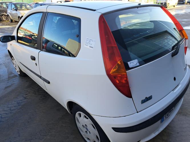Image Feu arriere principal gauche (feux) - FIAT PUNTO 2