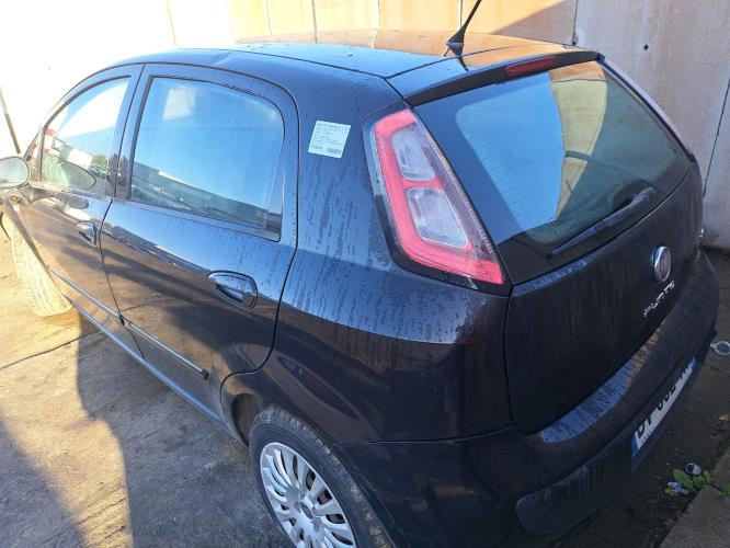 Image Capot - FIAT PUNTO EVO 3