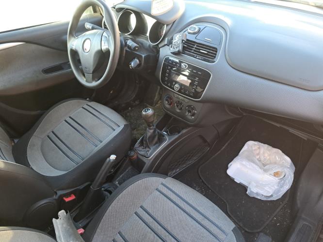 Image Capot - FIAT PUNTO EVO 3