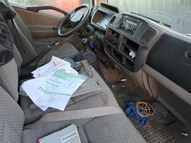 Image Porte avant droit - NISSAN CABSTAR 2