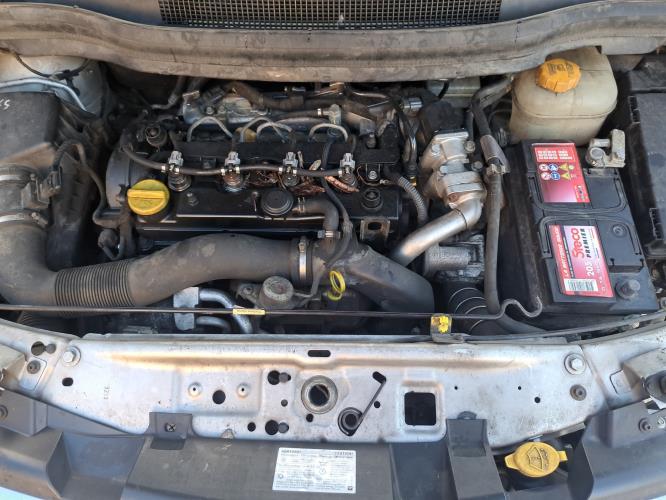 Image Capot - OPEL ZAFIRA B
