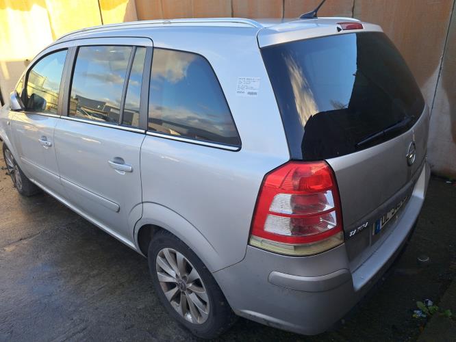 Image Capot - OPEL ZAFIRA B