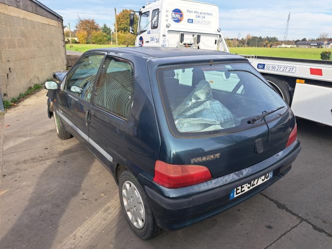 Image Pare choc arriere - PEUGEOT 106