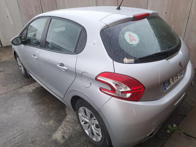 Image Pare boue avant gauche - PEUGEOT 208 1