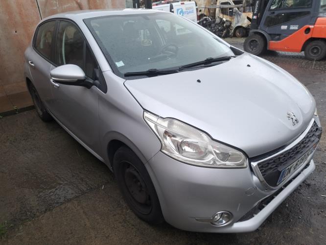 Image Pare boue avant gauche - PEUGEOT 208 1