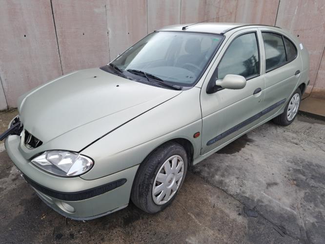 Image Pare choc arriere - RENAULT MEGANE 1