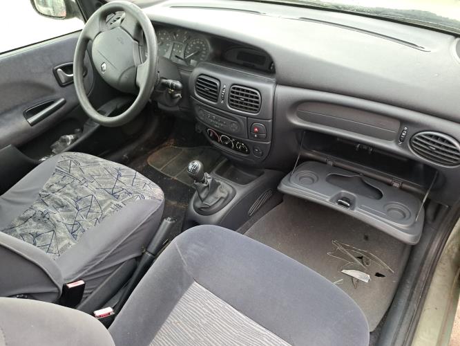 Image Pare choc arriere - RENAULT MEGANE 1