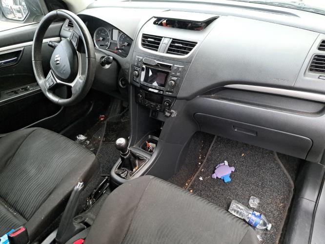Image Interrupteur de leve vitre avant gauche - SUZUKI SWIFT 4