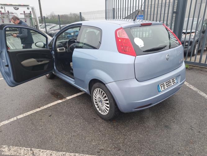 Image Pare choc arriere - FIAT GRANDE PUNTO