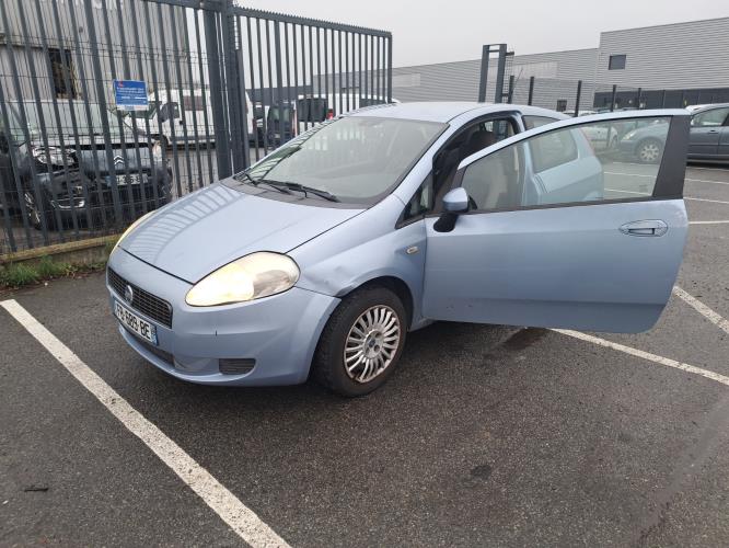 Image Pare choc arriere - FIAT GRANDE PUNTO