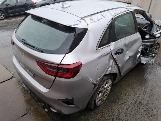 Image Planche de bord complete - KIA CEE-D 3