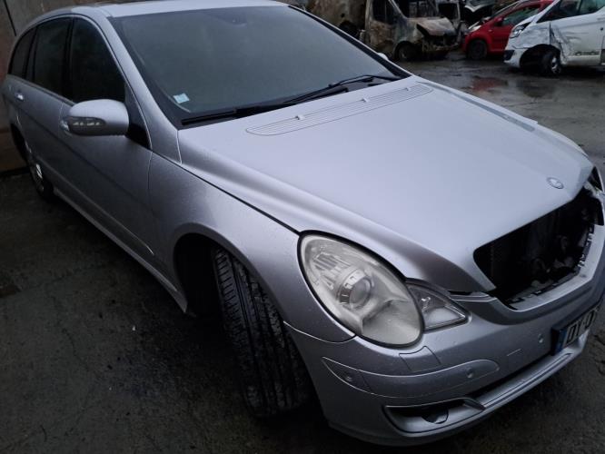 Image Pare choc arriere - MERCEDES CLASSE R 251