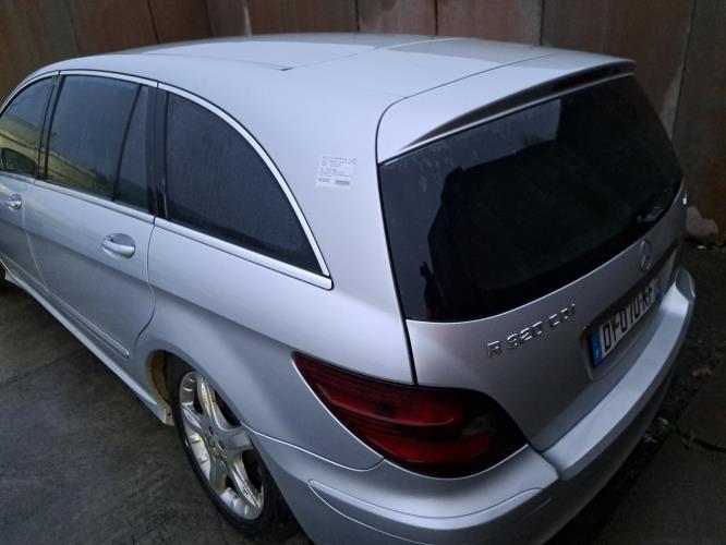 Image Pare choc arriere - MERCEDES CLASSE R 251
