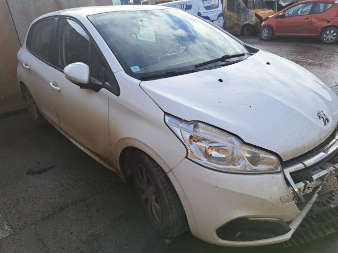 Image Ecran GPS - PEUGEOT 208 1