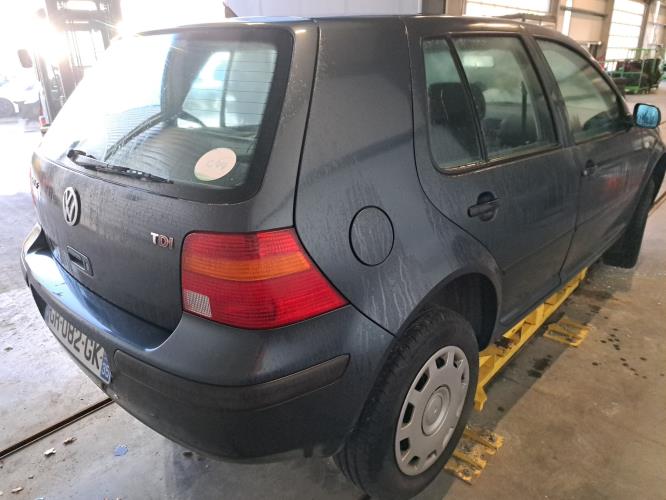 Image Pare choc arriere - VOLKSWAGEN GOLF 4