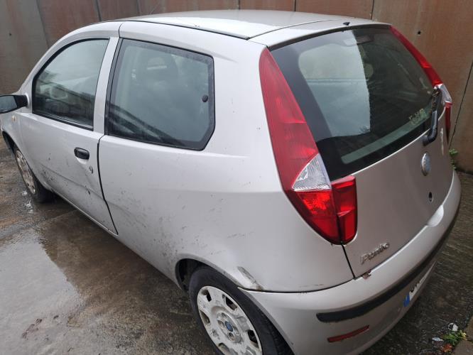 Image Pare choc arriere - FIAT PUNTO 2