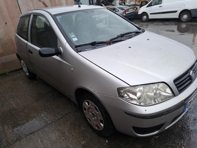 Image Pare choc arriere - FIAT PUNTO 2