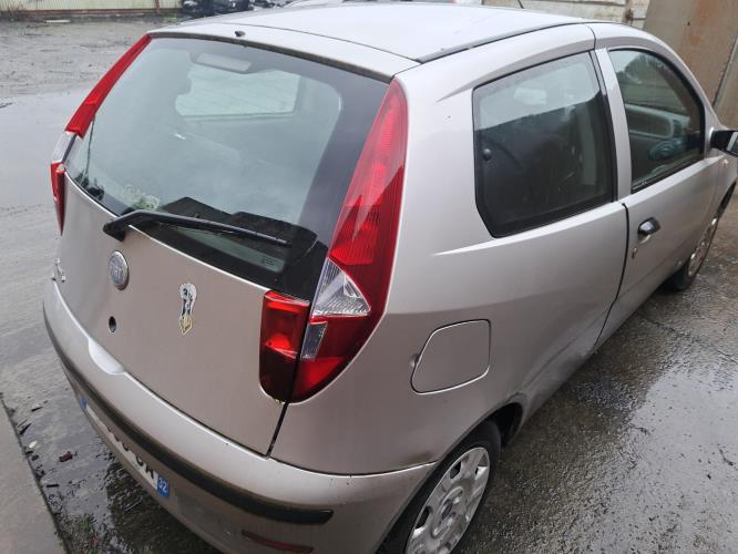Image Pare choc arriere - FIAT PUNTO 2