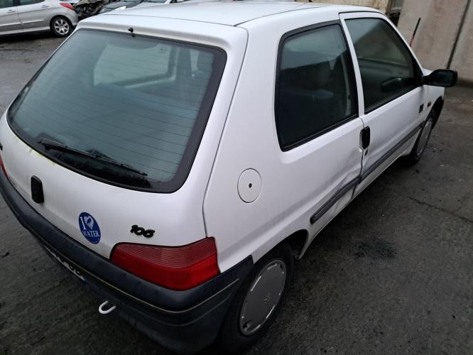 Image Pare choc avant - PEUGEOT 106