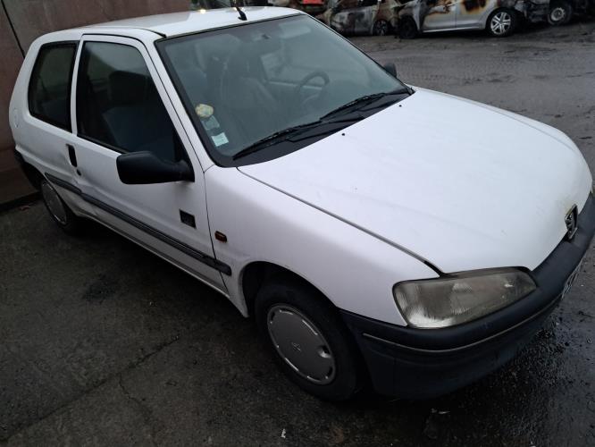 Image Pare choc avant - PEUGEOT 106