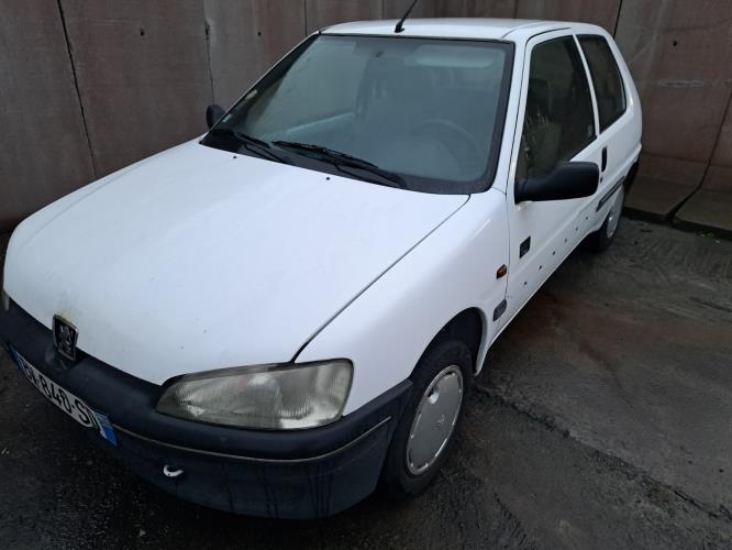 Image Pare choc avant - PEUGEOT 106