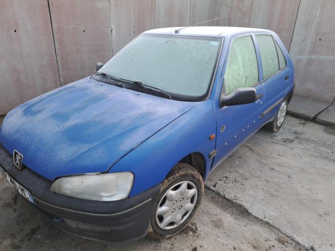 Image Pare choc arriere - PEUGEOT 106