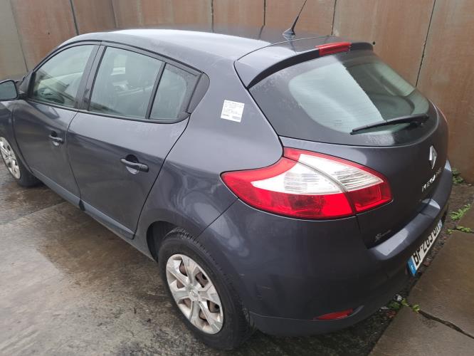 Image Pare choc arriere - RENAULT MEGANE 3