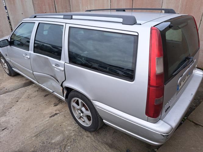 Image Feu arriere principal gauche (feux) - VOLVO V 70 1