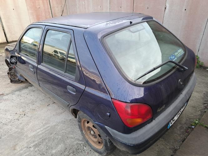 Image Pare choc arriere - FORD FIESTA 4
