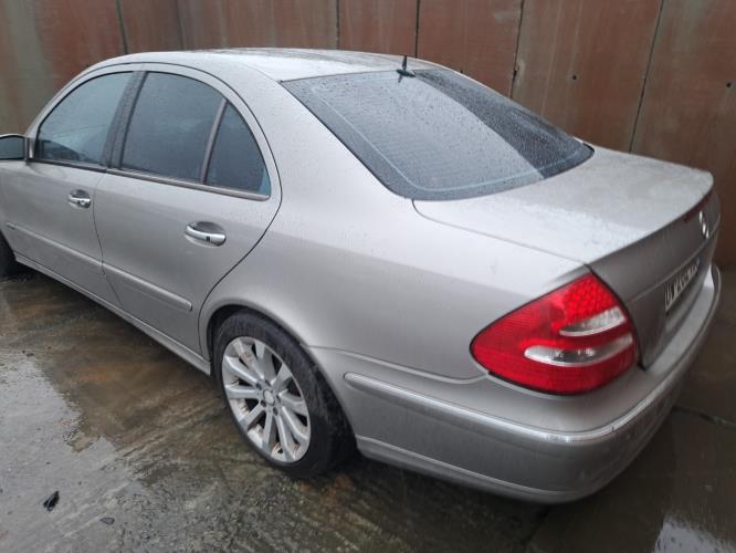 Image Capot - MERCEDES CLASSE E 211