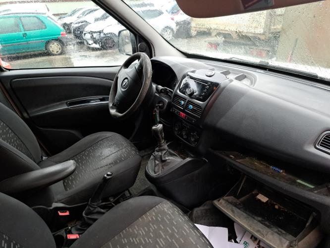 Image Porte de coffre droit - OPEL COMBO D