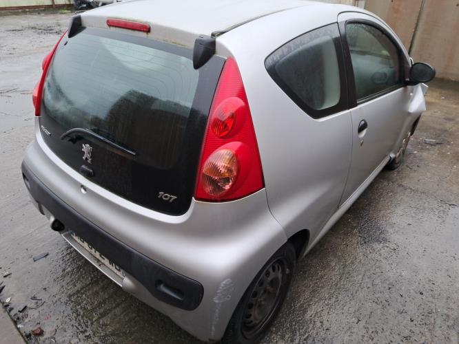 Image Porte avant droit - PEUGEOT 107