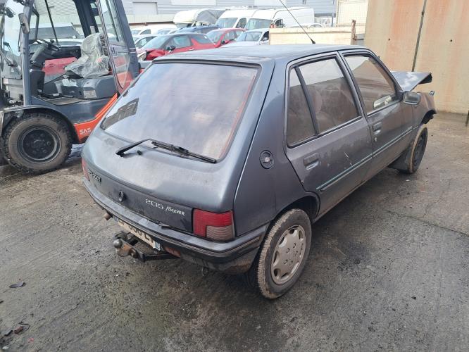 Image Malle/Hayon arriere - PEUGEOT 205