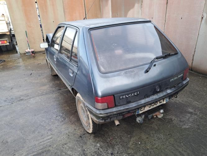 Image Malle/Hayon arriere - PEUGEOT 205