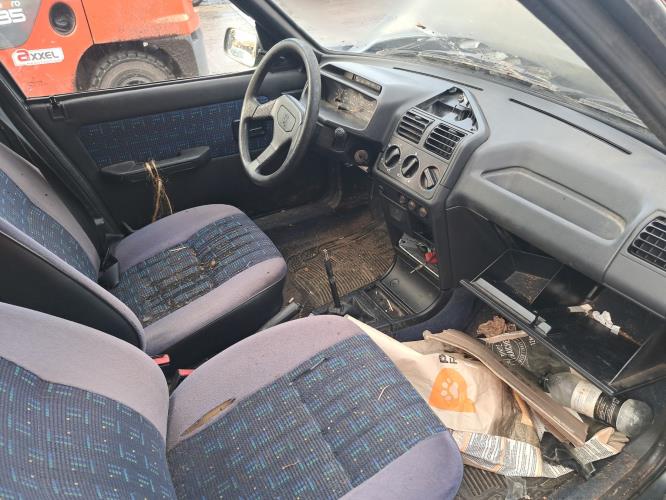 Image Malle/Hayon arriere - PEUGEOT 205