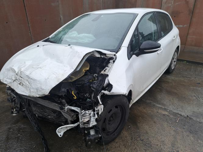 Image Ecran GPS - PEUGEOT 208 1