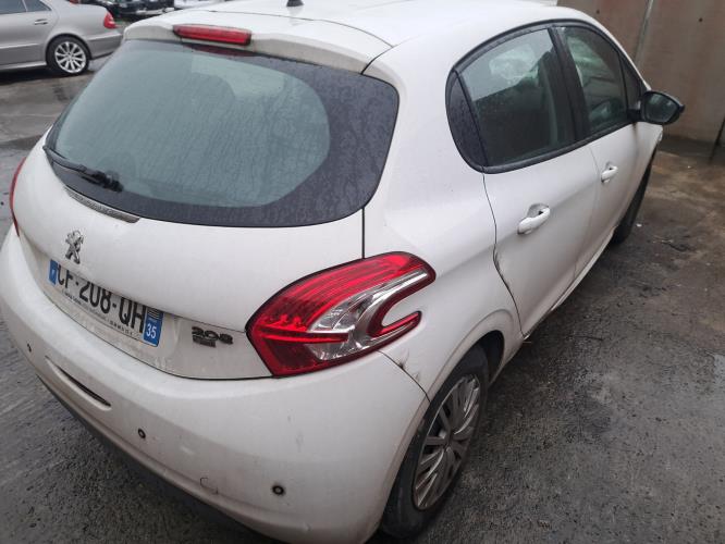 Image Ecran GPS - PEUGEOT 208 1
