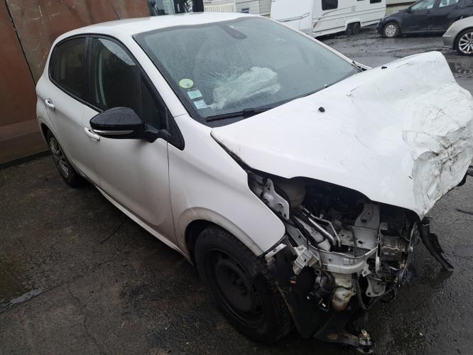 Image Ecran GPS - PEUGEOT 208 1